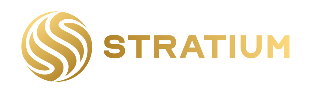 logo stratium horizontal dorado